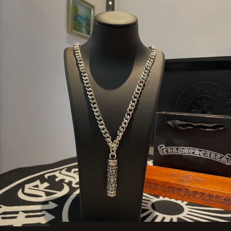 Ch**me He**ts necklaces